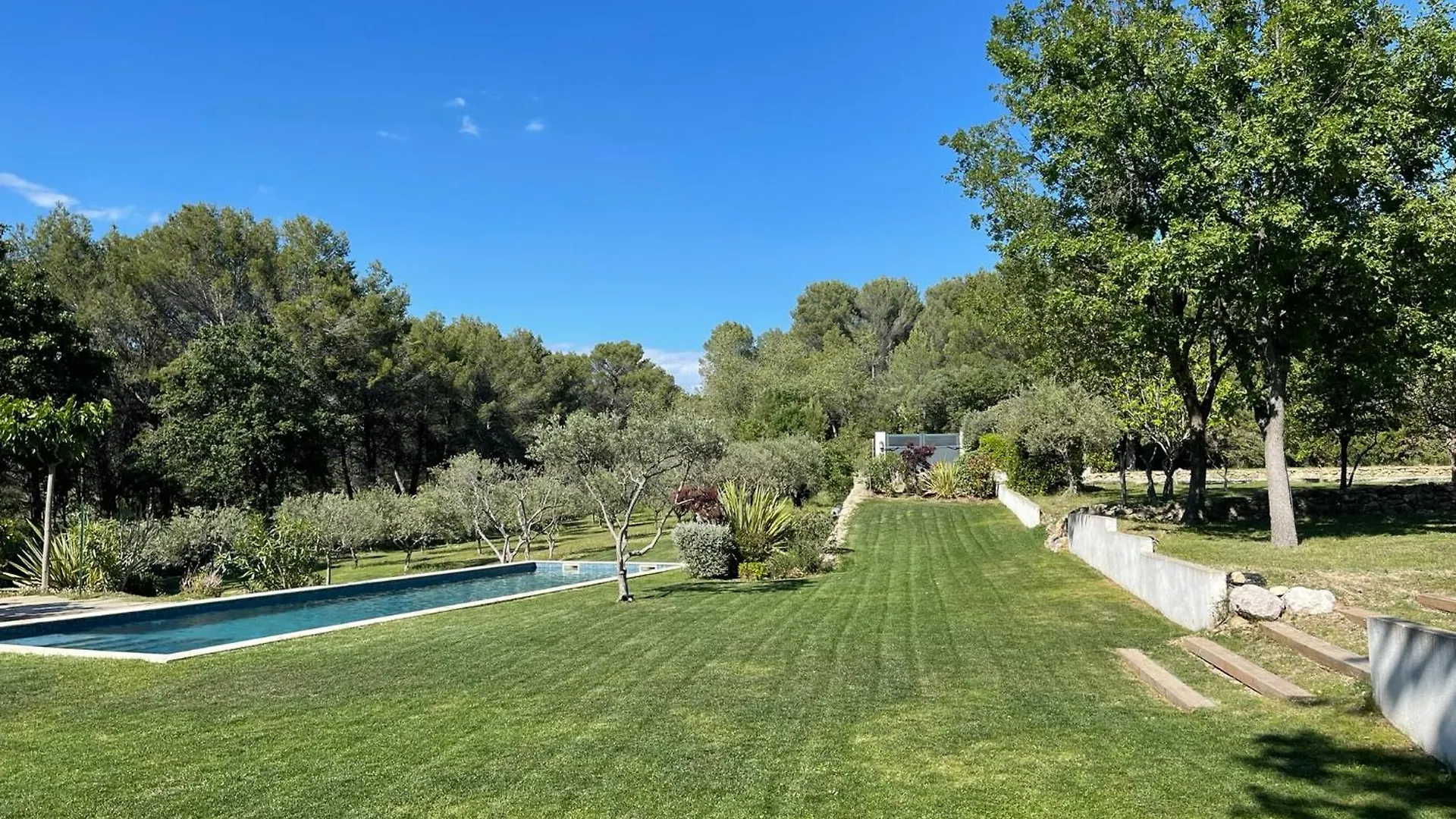 Villa With Pool, Cireline La Fontaine Du Roy Rognes France